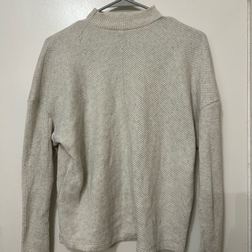 Apt. 9 Elegant Cream Turtleneck Sweater